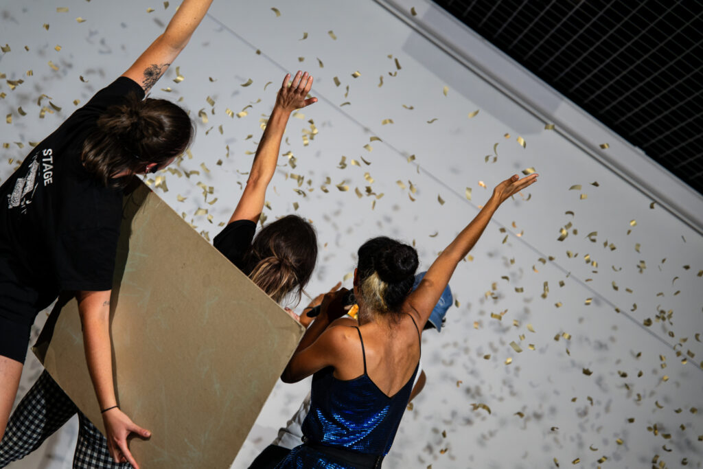 Représentation de Rovers, émission spatio-théâtrale à Cap Sciences en 2023